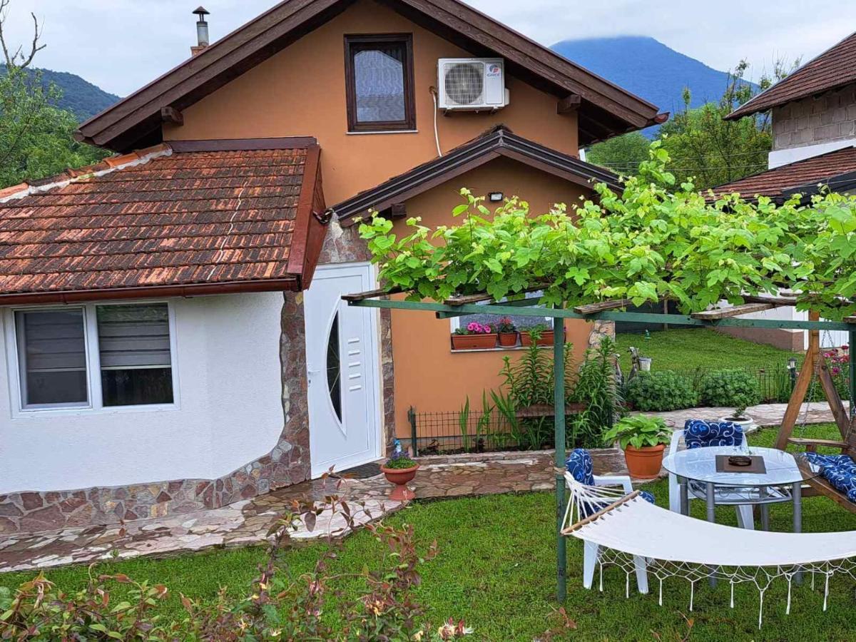 Vila Kuca Za Odmor Susnjar Ripac Exteriér fotografie