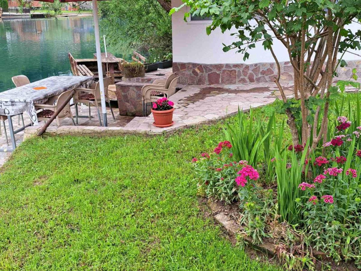 Vila Kuca Za Odmor Susnjar Ripac Exteriér fotografie