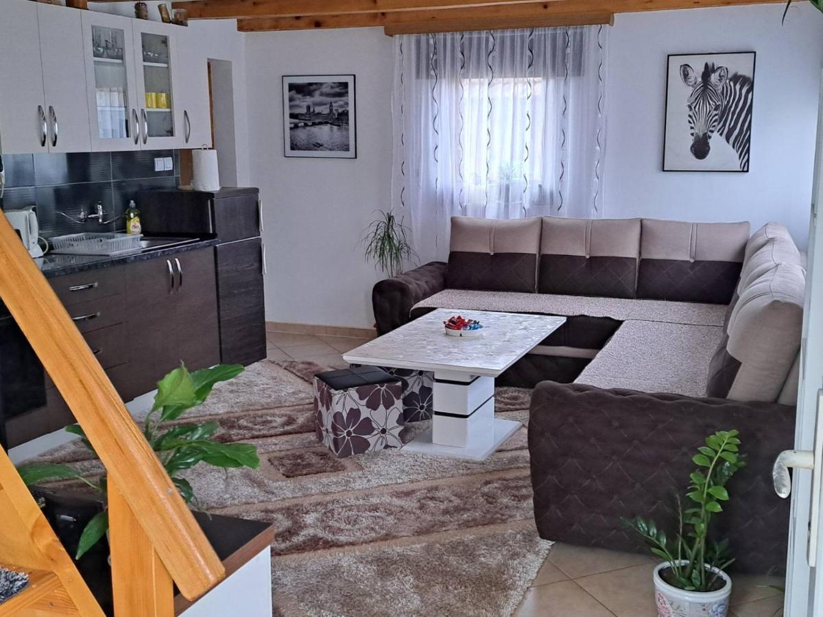 Vila Kuca Za Odmor Susnjar Ripac Exteriér fotografie